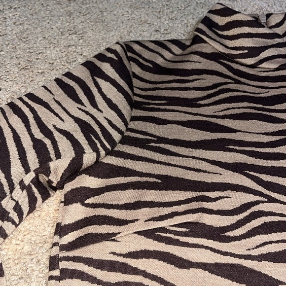 Tuckernuck Ellie Striped Mock Neck Knit Dress Tiger Small - Picture 4 of 8